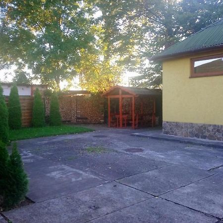 Садиба У Яноша Vynohradiv Exterior photo