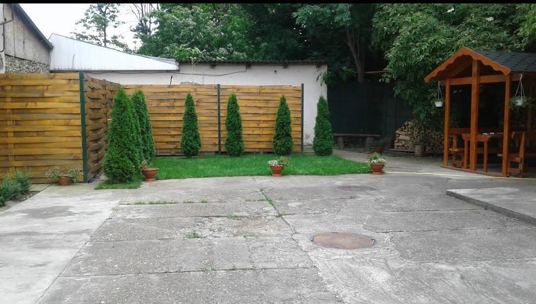 Садиба У Яноша Vynohradiv Exterior photo